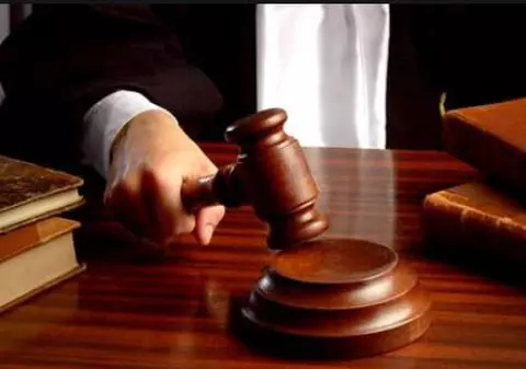 L-au condamnat la 15 ani de închisoare pentru posesie de droguri, dar de fapt fusese prins cu lapte praf