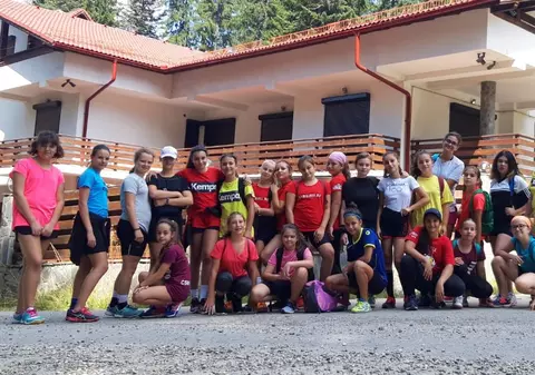 Continuă scandalul la CSM Ploiești, secția de handbal. Antrenoarea Geta Opincariu, acuzată de “discriminare și de abuz în serviciu”