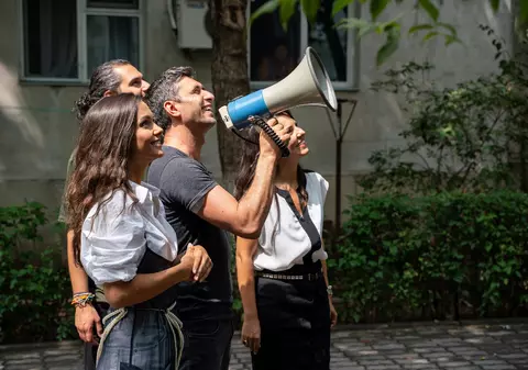 Drama unui băiat de 18 ani din Slobozia, care a trecut prin 27 de intervenții chirurgicale. Cum arată Raul acum