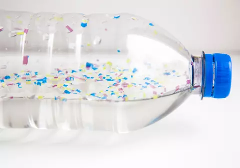 (Publicitate) Ce alimente pe care le consumi zilnic conțin microplastice