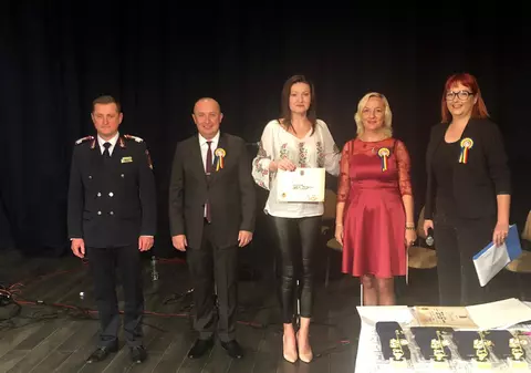 Cântăreții din Poliție și Jandarmerie au renunțat la uniforme și au trecut la microfon, la festivalul dedicat lor