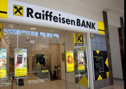 Raifeissen Bank și Vreau Credit au fost amendate cu sume uriașe pentru că au utilizat ilegal datele unor persoane fizice