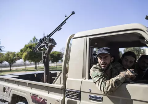 Imagini șocante cu luptători kurzi neînarmați uciși de aliații turcilor în operațiunea lansată de Erdogan în Siria