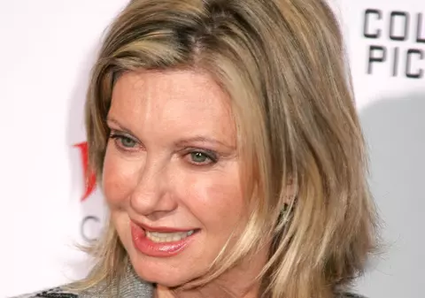 Olivia  Newton-John își vinde costumul din piele pe care l-a purtat în filmul "Grease". Banii vor fi donați unui centru pentru tratarea cancerului