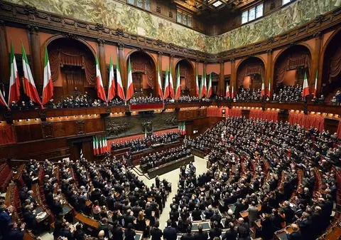 Parlamentul italian a votat reducerea sa cu mai bine de o treime. Economii estimate de jumătate de miliard de euro în cinci ani
