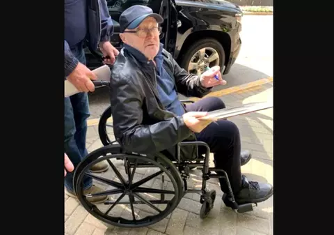 Celebrul cântăreț Phil Collins a ajuns în scaun cu rotile!
