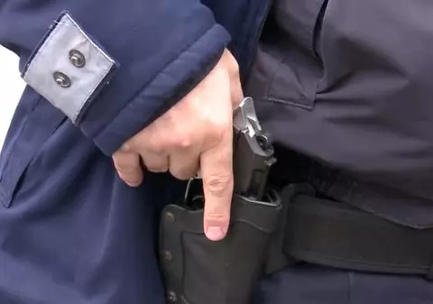 UPDATE | Polițistul din Caracal care s-a împușcat în cap cu arma din dotare este în continuare în stare gravă