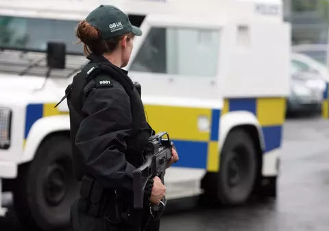 Român arestat pe stradă în Anglia. I-a amenințat pe polițiști atunci când a fost culcat la pământ