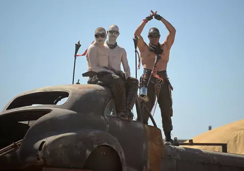 Imagini spectaculoase de la cel mai mare festival post-apocaliptic din lume, inspirat din „Mad Max”