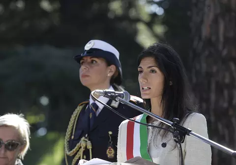 Locuitorii din Roma, îndemnați de primărie să-și țină gunoaiele în locuințe