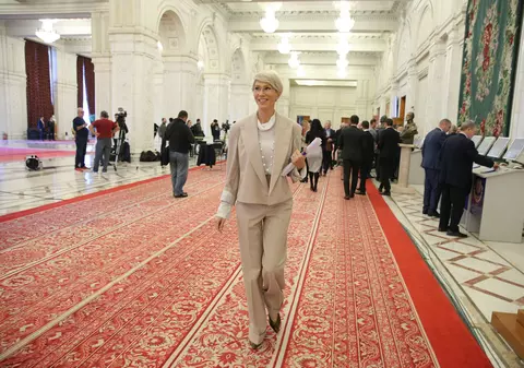 Cine este Raluca Turcan, unicul vicepremier din Cabinetul Ludovic Orban