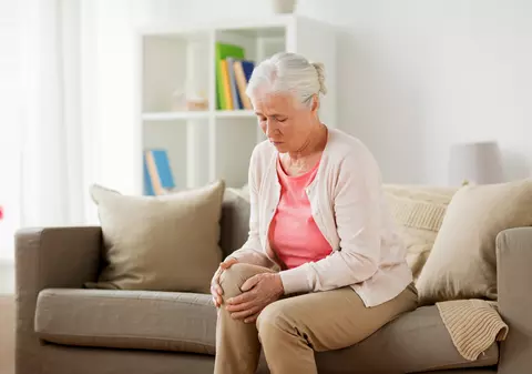 Calmează durerile articulare cu ajutorul plantelor medicinale