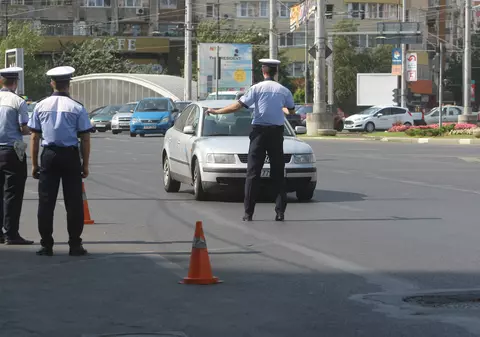 Mașinile înmatriculate în străinătate, la control. Aproape 3.000 de autovehicule, verificate în două zile de polițiști