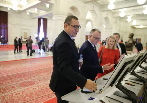 Pro România, avertisment către Guvern: Modificările făcute la OUG 114/2018 lasă persoanele cu handicap fără asistent personal