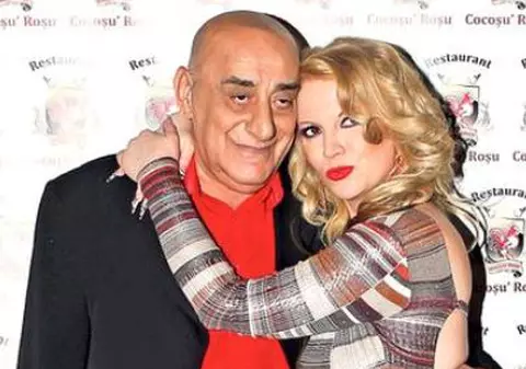 Cum s-a pozat Oana Lis alături de soțul ei, de Halloween. Au fost împreună la cazinou