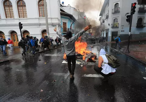 Proteste violente în Ecuador. Președintele a declarat stare de urgență