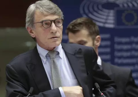 Instalarea noii Comisii Europene, amânată cu o lună din cauza problemelor candidaților din Franța, România și Ungaria