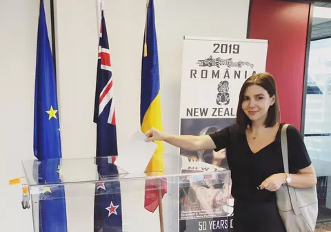 Interviu cu arhitecta Mădălina Ghibuși, primul român care a votat la alegerile prezidențiale 2019: ”Țara mea m-a pregătit pentru ce e mai rău, învățându-mă să lupt”