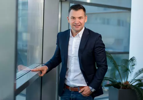 Ionuț Stroe, noul ministrul al Tineretului și Sportului, se apucă de tenis! ”Există dorința de a rezolva problema”