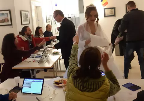 De la nuntă, direct la vot. Românii, prima comunitate europeană din Germania