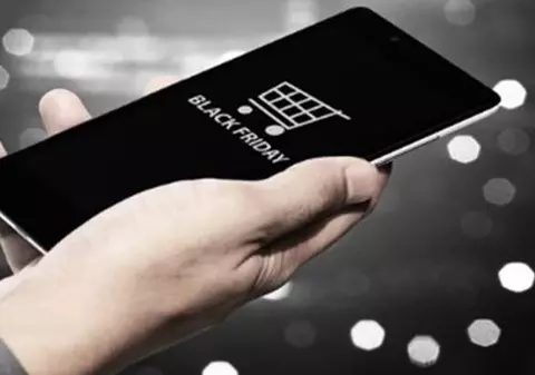 Peste 60% din comenzile de ”Black Friday” la evoMag, plătite online. Ce produse au fost cele mai căutate în prima zi