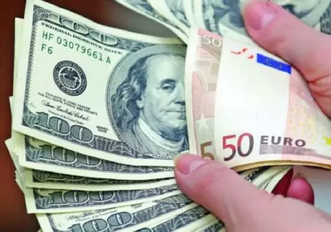 Curs valutar 7 noiembrie 2019 | Leul s-a apreciat în raport cu euro și dolar