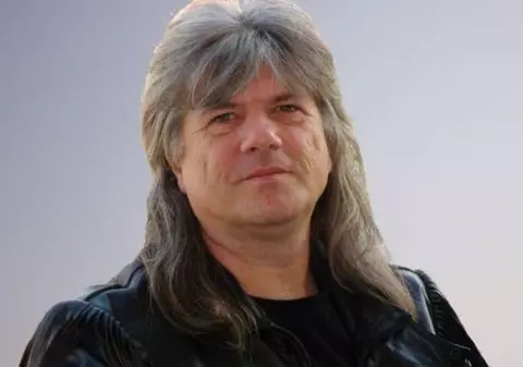 Artistul Florian Stoica, membru al trupei Conexiuni, a murit la 58 de ani
