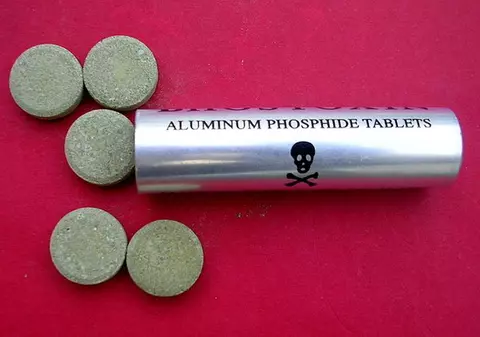 Fosfura de aluminiu a mai omorât oameni și în SUA, Thailanda, India și Iran. În Statele Unite este interzisă în zonele locuite