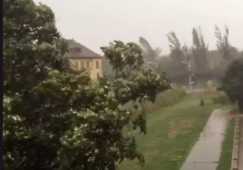 Cod roșu de furtuni pentru județul Cluj, emis de meteorologi duminică seară