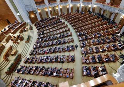 Cât câștigă un parlamentar  din Regiunea Cernăuți, Ucraina, în comparație cu unul din România