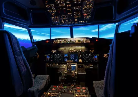 Fotografia care i-a adus unui pilot chinez suspendarea pe viață. Ce a făcut în cabină