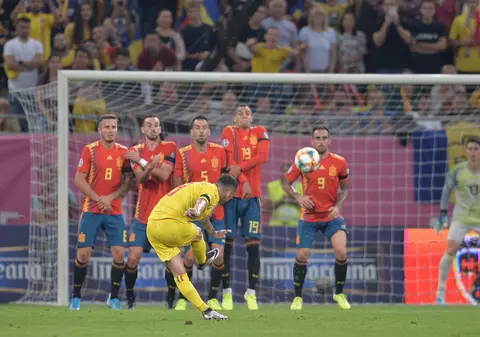 Selecționerul Spaniei a prezentat lotul pentru meciul cu România în muzeul Prado. Jucătorii iberici, în tablouri celebre / VIDEO