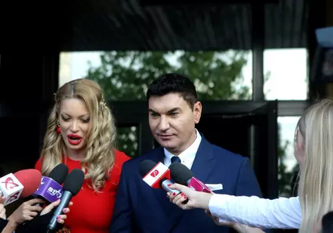 Valentina Pelinel și Cristi Borcea, romantici pe plajă. Cum au fost surprinși cei doi în vacanță