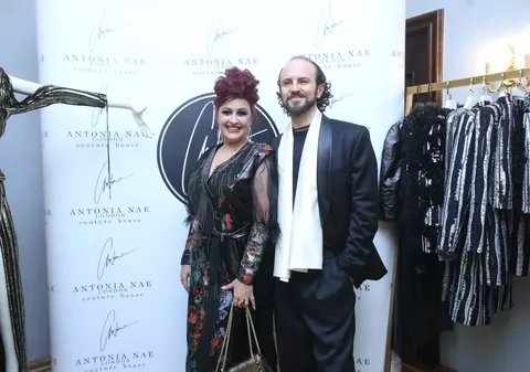 Din pacient a devenit „terapeut”. Rona Hartner s-a vindecat de cancer și începe să susțină conferințe motivaționale pentru bolnavi