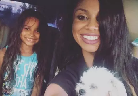 Laurette, declarație neașteptată despre tatăl fetiței sale, după ce micuța a fost bătută la școală. Ce a făcut bărbatul