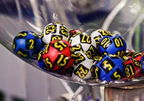 Rezultatele tragerii Loto 6/49 din 28 noiembrie 2019. Care sunt numerele câștigătoare