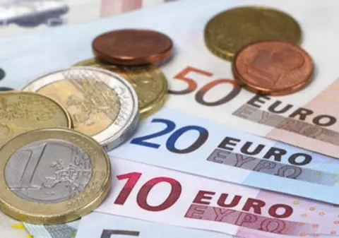 Curs valutar 5 decembrie 2019 | Leul, în scădere ușoară faţă de euro. Unde găsești cel mai bun curs