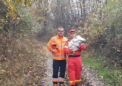 O femeie din Vâlcea a născut singură acasă pentru că ambulanța SMURD nu a putut ajunge la ea