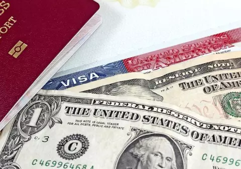 Polonezii pot călători în SUA fără vize