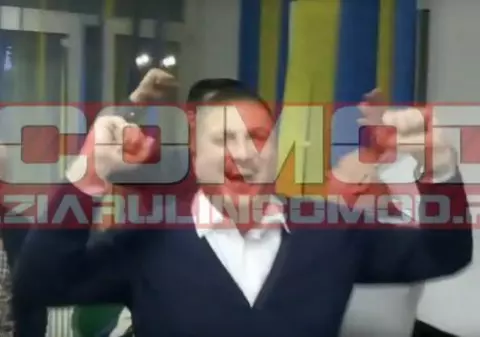 PNL a sărbătorit victoria în alegeri a lui Klaus Iohannis cu înjurături la adresa PSD, la Boldești Scăeni / VIDEO