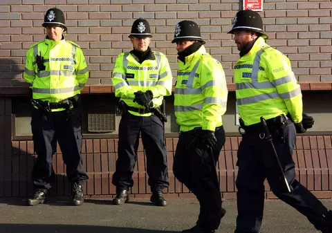 Peste 200 de cărți rare, în valoare de 3,3 milioane de dolari, returnate proprietarilor după ce au fost furate de infractori români