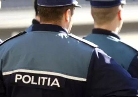 Şef din Poliţia Timiș, înregistrat în timp ce vorbea despre deschiderea unui studio de videochat. Polițistul spune că lucra sub acoperire
