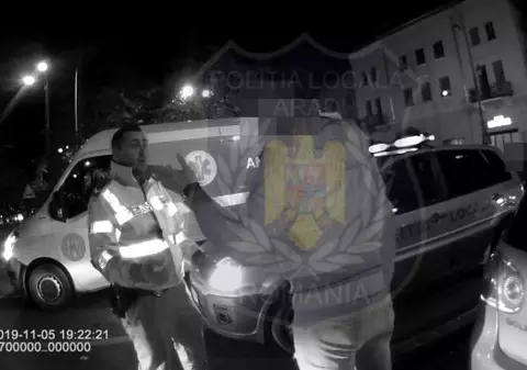 Polițist din Arad, lovit cu mașina de șoferul pe care îl amendase