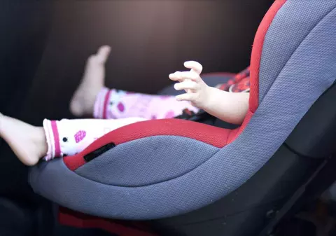 Dispozitivul pe care părinții italieni sunt obligați prin lege să îl aibă în mașină