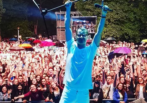 Ce femeie frumoasă îi stă alături lui Adrian Sînă! Nu e vorba de Anca Serea, ci de o fostă Miss!