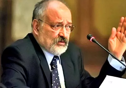 Stelian Tănase: ”Pe cei de la PSD îi așteaptă un dezastru în turul 2. Dăncilă va fi eliminată la primul congres”