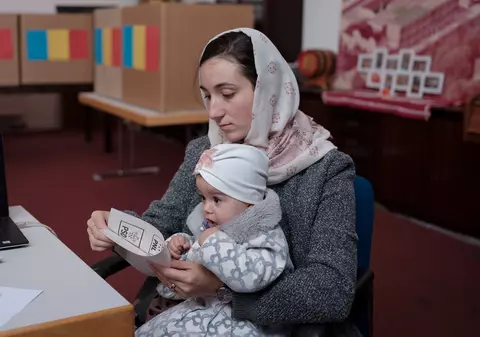 Românii din Germania, alături de copii la urne. Pentru ce au votat: „Să nu mai simtă și alții dorul de părinți, cum simțim noi“