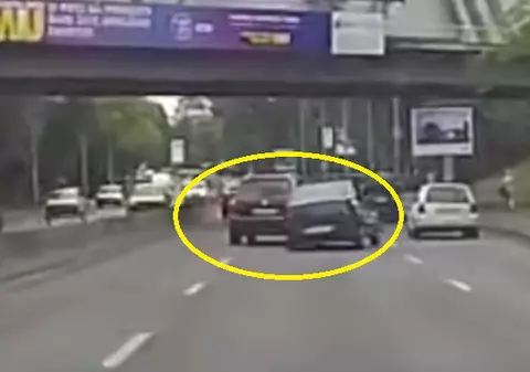 Șoferul cu Touareg care a lovit intenționat o mașină la fântâna Miorița a fost condamnat la cinci ani de închisoare cu executare