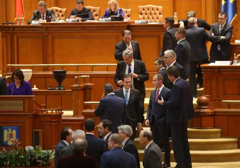 EDIȚIE SPECIALĂ Adriana Nedelea LA FIX | Guvernul Orban a trecut cu 240 de voturi