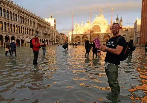 Veneția se confruntă cu cele mai grave inundații din ultimii 150 de ani. Primarul orașului a vorbit despre pagube uriașe